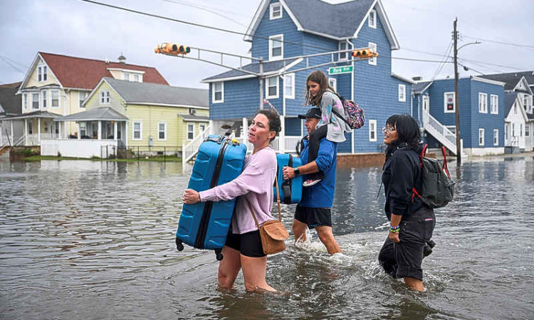 Nor'easter brings flooding and power outages  across US Northeast, over 400 flights cancelled